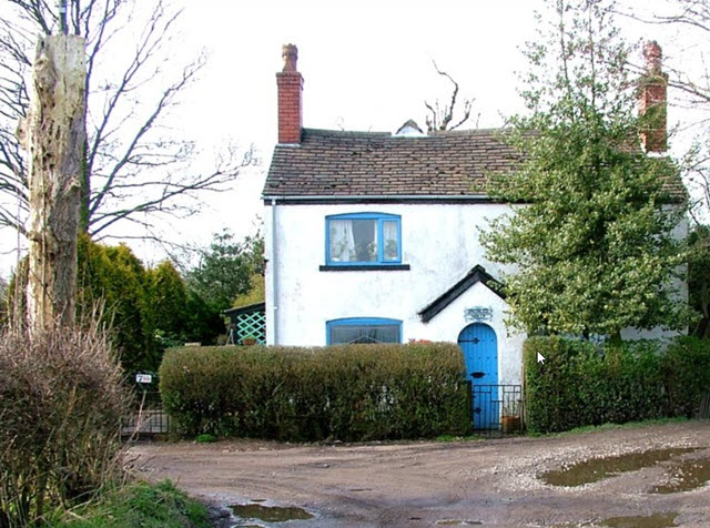 Speckled Holly Cottage